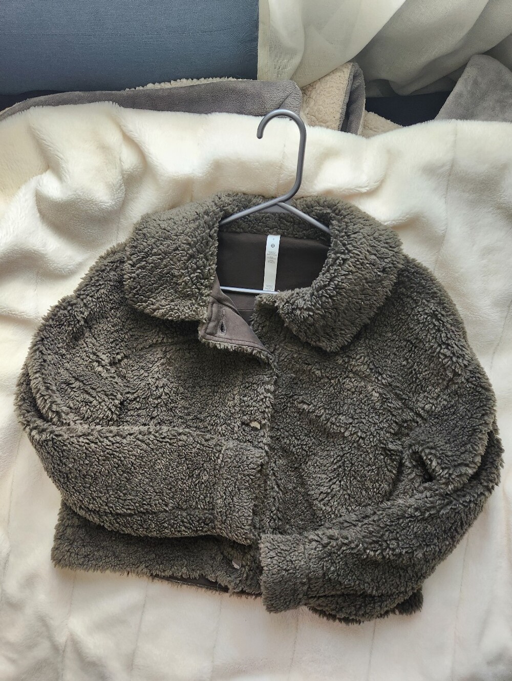 Lululemon Textured Fleece Button Jacket Dark Olive - Size 8 - Picture 4 of 14